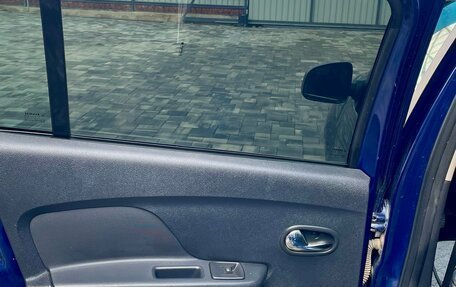 Renault Logan II, 2017 год, 710 000 рублей, 14 фотография