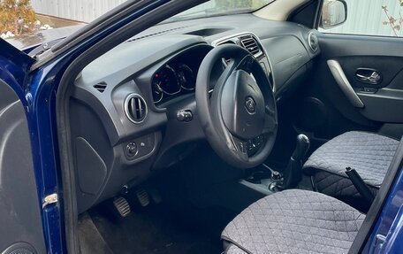 Renault Logan II, 2017 год, 710 000 рублей, 17 фотография