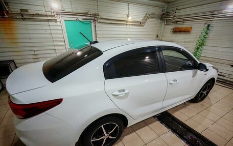 KIA Rio IV, 2018 год, 1 375 000 рублей, 3 фотография