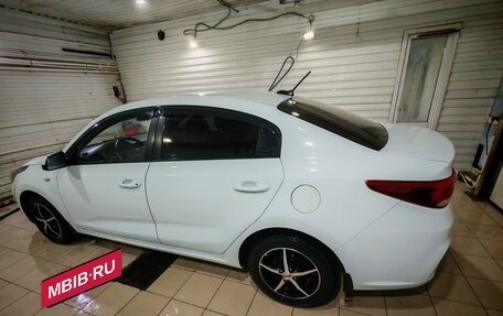 KIA Rio IV, 2018 год, 1 375 000 рублей, 6 фотография