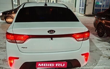 KIA Rio IV, 2018 год, 1 375 000 рублей, 2 фотография