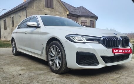 BMW 5 серия, 2022 год, 5 100 000 рублей, 2 фотография