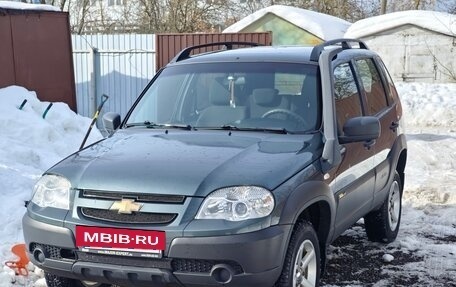 Chevrolet Niva I рестайлинг, 2017 год, 730 000 рублей, 6 фотография