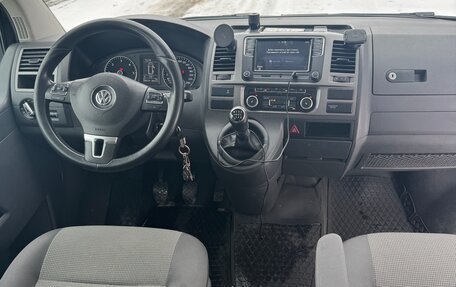 Volkswagen Caravelle T5, 2014 год, 2 500 000 рублей, 14 фотография