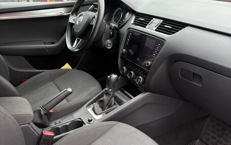 Skoda Octavia, 2017 год, 1 950 000 рублей, 9 фотография