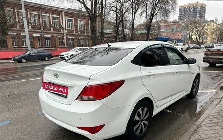 Hyundai Solaris II рестайлинг, 2016 год, 910 000 рублей, 3 фотография