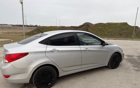 Hyundai Solaris II рестайлинг, 2013 год, 1 200 000 рублей, 5 фотография