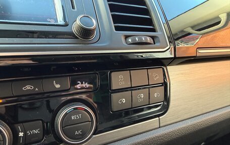 Volkswagen Multivan T6 рестайлинг, 2018 год, 5 500 000 рублей, 10 фотография