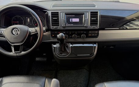 Volkswagen Multivan T6 рестайлинг, 2018 год, 5 500 000 рублей, 5 фотография