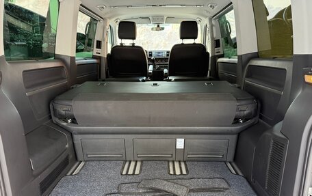 Volkswagen Multivan T6 рестайлинг, 2018 год, 5 500 000 рублей, 22 фотография