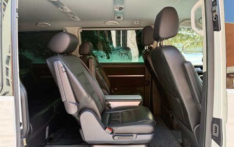 Volkswagen Multivan T6 рестайлинг, 2018 год, 5 500 000 рублей, 18 фотография