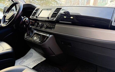 Volkswagen Multivan T6 рестайлинг, 2018 год, 5 500 000 рублей, 17 фотография