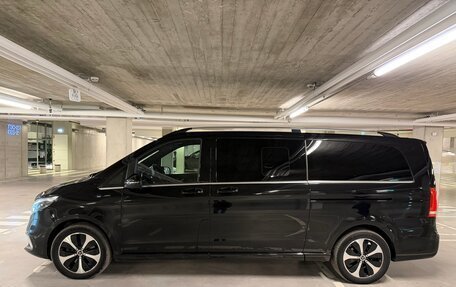 Mercedes-Benz EQV, 2021 год, 6 100 000 рублей, 3 фотография