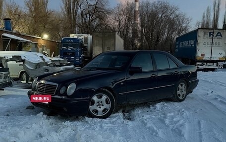 Mercedes-Benz E-Класс, 1997 год, 380 000 рублей, 4 фотография