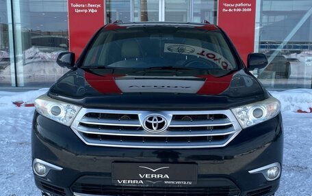 Toyota Highlander III, 2012 год, 1 990 000 рублей, 2 фотография