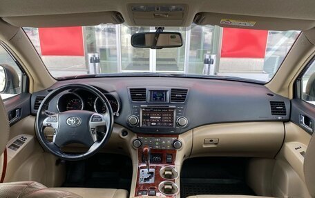 Toyota Highlander III, 2012 год, 1 990 000 рублей, 20 фотография