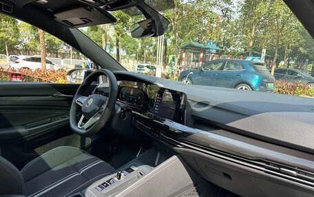 Volkswagen Golf VIII, 2023 год, 1 986 000 рублей, 8 фотография