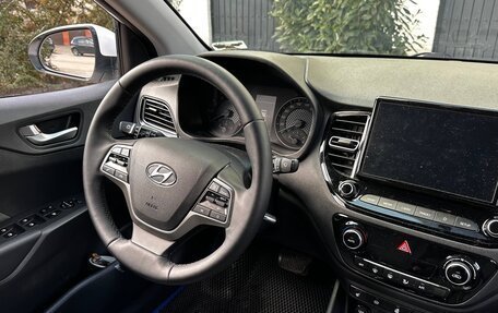 Hyundai Solaris II рестайлинг, 2021 год, 1 540 000 рублей, 8 фотография