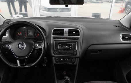 Volkswagen Polo VI (EU Market), 2016 год, 850 000 рублей, 11 фотография