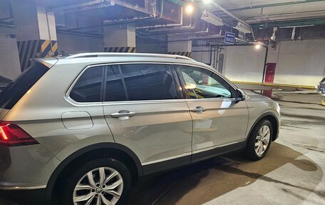 Volkswagen Tiguan II, 2018 год, 3 000 000 рублей, 3 фотография
