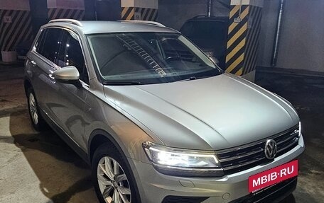 Volkswagen Tiguan II, 2018 год, 3 000 000 рублей, 2 фотография