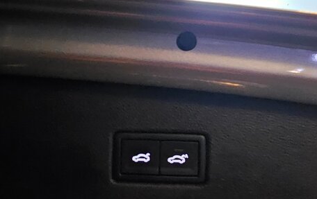 Volkswagen Tiguan II, 2018 год, 3 000 000 рублей, 16 фотография