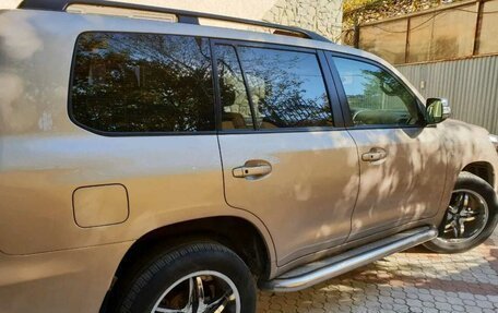 Toyota Land Cruiser 200, 2010 год, 3 150 000 рублей, 3 фотография