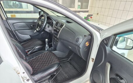 Renault Logan II, 2018 год, 450 000 рублей, 10 фотография