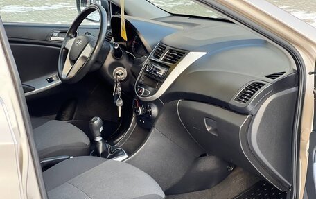 Hyundai Solaris II рестайлинг, 2011 год, 593 000 рублей, 19 фотография