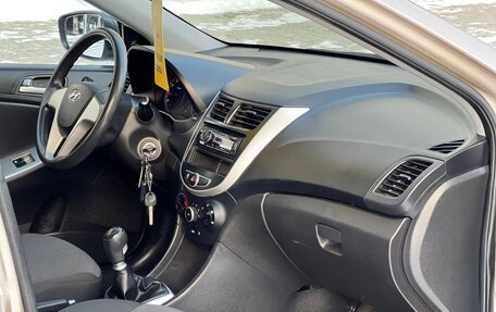 Hyundai Solaris II рестайлинг, 2011 год, 593 000 рублей, 20 фотография