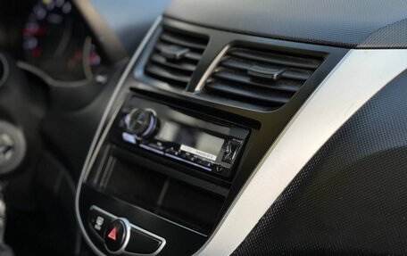 Hyundai Solaris II рестайлинг, 2011 год, 593 000 рублей, 24 фотография