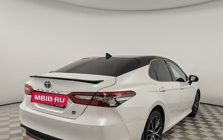 Toyota Camry, 2021 год, 3 480 000 рублей, 5 фотография