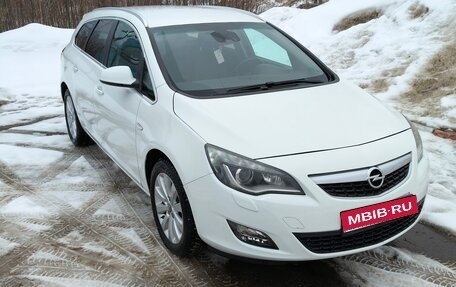 Opel Astra J, 2011 год, 850 000 рублей, 1 фотография