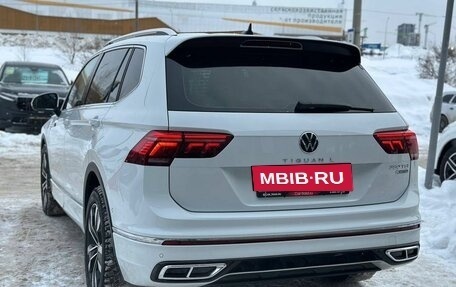 Volkswagen Tiguan II, 2024 год, 4 200 000 рублей, 7 фотография