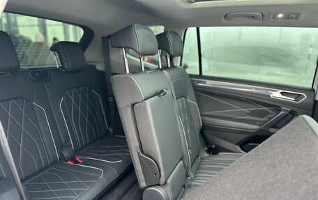 Volkswagen Tiguan II, 2024 год, 4 200 000 рублей, 23 фотография