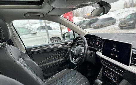 Volkswagen Tiguan II, 2024 год, 4 200 000 рублей, 29 фотография