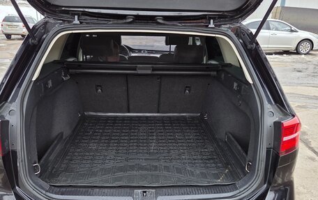 Volkswagen Passat B8 рестайлинг, 2017 год, 2 300 000 рублей, 14 фотография