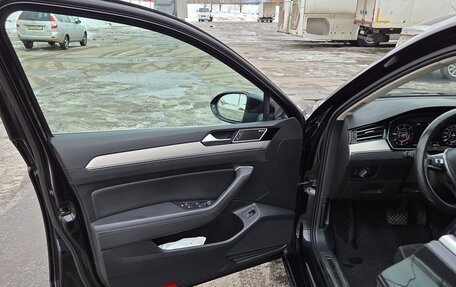 Volkswagen Passat B8 рестайлинг, 2017 год, 2 300 000 рублей, 12 фотография