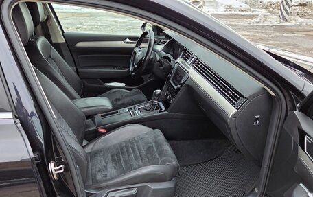 Volkswagen Passat B8 рестайлинг, 2017 год, 2 300 000 рублей, 13 фотография