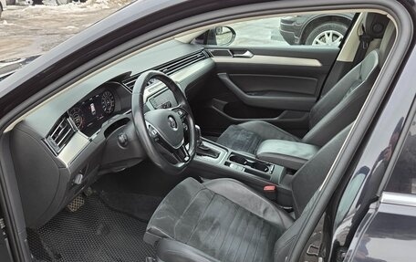 Volkswagen Passat B8 рестайлинг, 2017 год, 2 300 000 рублей, 11 фотография