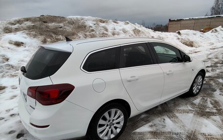 Opel Astra J, 2011 год, 850 000 рублей, 3 фотография