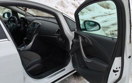 Opel Astra J, 2011 год, 850 000 рублей, 18 фотография