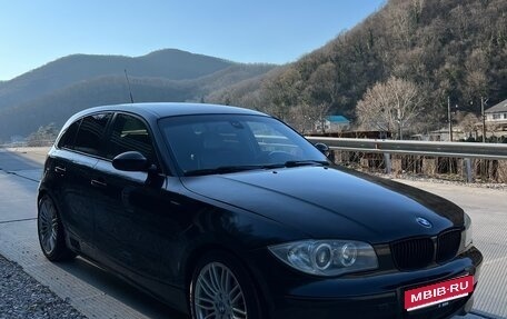 BMW 1 серия, 2005 год, 850 000 рублей, 1 фотография