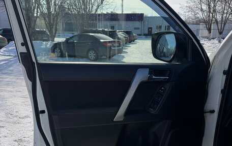 Toyota Land Cruiser Prado 150 рестайлинг 2, 2014 год, 3 500 000 рублей, 11 фотография