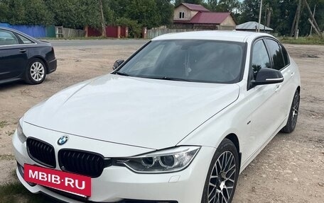 BMW 3 серия, 2013 год, 1 600 000 рублей, 10 фотография