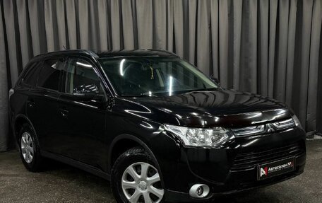 Mitsubishi Outlander III рестайлинг 3, 2012 год, 1 199 999 рублей, 2 фотография