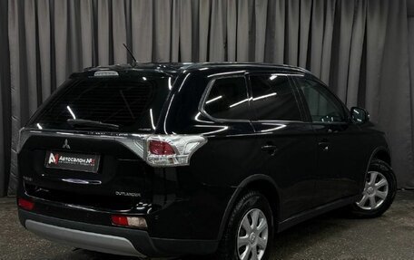 Mitsubishi Outlander III рестайлинг 3, 2012 год, 1 199 999 рублей, 3 фотография