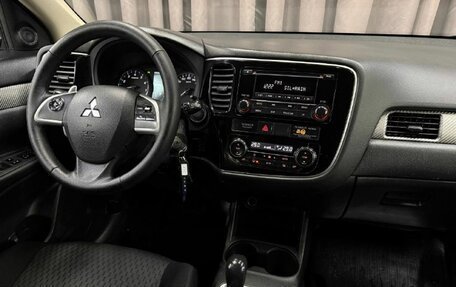 Mitsubishi Outlander III рестайлинг 3, 2012 год, 1 199 999 рублей, 9 фотография