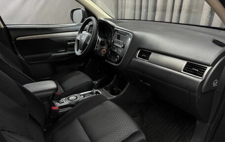 Mitsubishi Outlander III рестайлинг 3, 2012 год, 1 199 999 рублей, 10 фотография