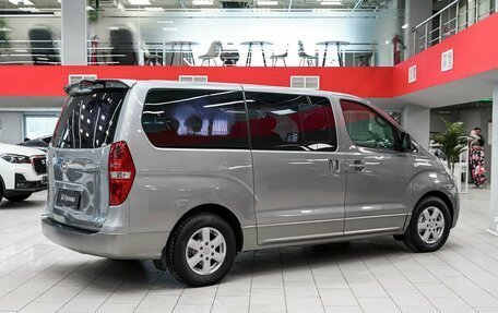 Hyundai Grand Starex Grand Starex I рестайлинг 2, 2012 год, 1 390 000 рублей, 2 фотография